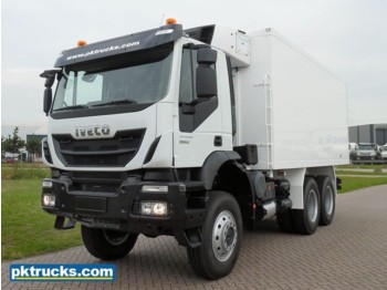 Новый Рефрижератор Iveco Trakker AD380T38H 6x4 Frigo truck: фото 1