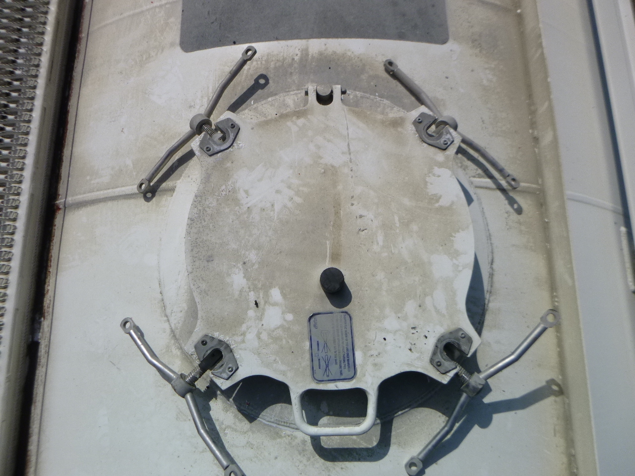 Полуприцеп цистерна для сыпучих грузов Для транспортировки муки Omeps Powder tank alu 40 m3 + engine/compressor: фото 12