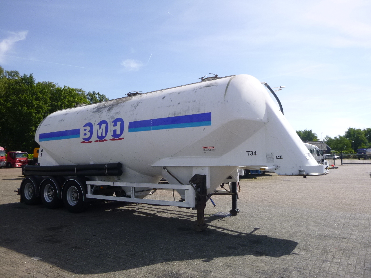 Полуприцеп цистерна для сыпучих грузов Для транспортировки муки ZVVZ Powder tank alu 40 m3 / 1 comp: фото 2